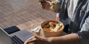 keuntungan restoran menggunakan kemasan eco frienldy